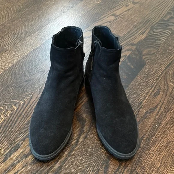 Stuart Weitzman Black Leather Ankle Boots - Picture 4 of 9